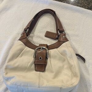 Elegant Authentic Coach Lynn SoHo off White and Saddle Leather Women's Bag